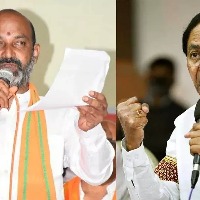 ‘Bandi Sanjay go back’, TRS protests with black flags