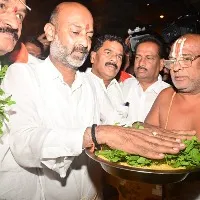 bandi sanjay says farm house deal is not ours in yadadri temple