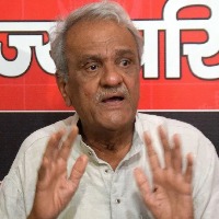 Bitter experience to CPI Narayana at Florida airport