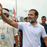 KCR has direct phone line with Modi, alleges Rahul Gandhi