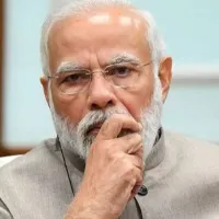 opposition parties shares videos of modi who fires on mamata on brdge collapse