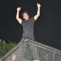 Shah Rukh Khan makes rare appearance on birthday with son AbRam at Mannat greets fans