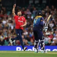 srilanka scores 141 runs in 20 overs against england