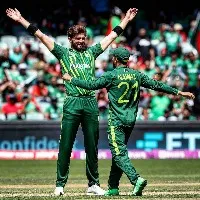 Pakistan bowlers restrict Bangladesh for 127 runs