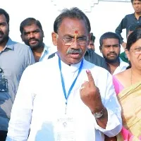 TRS leads in munugode poll