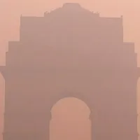80 percent Delhi and NCR families suffering ailments due to toxic air says a Survey