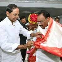 munugode new mla prabhakar reddy mmets kcr in pragathi bhavan