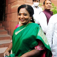 Telangana Governor suspects phone tapping