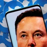 Elon Musk warns of bankruptcy as more top Twitter executives quit