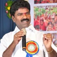 youth wings try to attack trs mla Rasamayi Balakishan