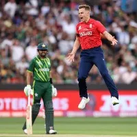 Pakistan lost four wickets