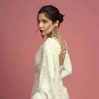 Pakistani actress Ayesha Omar name surfaced in Sania and Shoiab issue