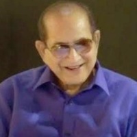 Hundreds of fans pay last respects to veteran Tollywood actor Krishna