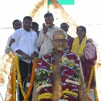 chandrababu paid tributes to ex cm kotla vijaya bhaskar reddy and starts his kurnool tour