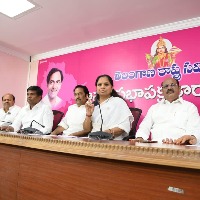 Will slap with chappal, Kavitha warns BJP MP