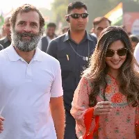 Actress Riya Sen joins Rahul Gandhi for Bharat Jodo Yatra in Akola Akola