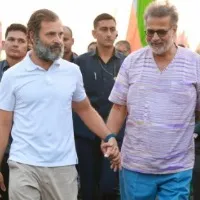 Tushar Gandhi meets Rahul Gandhi