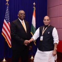 Rajnath meets US Defense Secy in Cambodia, pitches expertise in aircraft maintenance