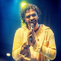 Crooning Chiranjeevi's 'Boss Party' number a career highlight for 'fanboy' Nakash Aziz