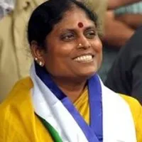 ys vijayamma starts deeksha to protest house arrest