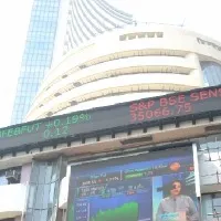 Stock markets touches new heights