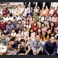 Huge family attracts in Gujarat elections
