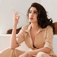 Janhvi Kapoor To Make Tollywood Debut Opposite Ram Charan