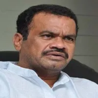 Sharmila incident is very sad says Komatireddy Venkat Reddy