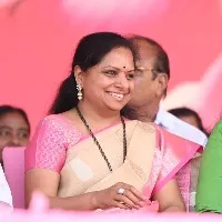 Kavitha met CM KCR in Pragathi Bhavan