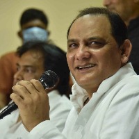 Facing open revolt in Hyderabad Cricket Association, Azharuddin remains defiant