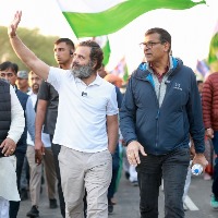 Ex-RBI Governor Raghuram Rajan joins Rahul's Bharat Jodo Yatra in Raj