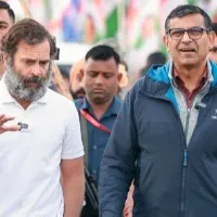 RBI Ex Governor Raghuram Rajan walks with Rahul Gandhi in Bharat Jodo Yatra