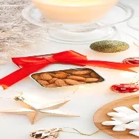 Celebrate this Christmas mindfully with a handful of almonds!