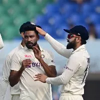 Siraj scalps three quick wickets as Bangladesh in deep troubles
