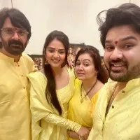 Sreemukhi enters new home
