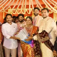 CM Jagan attends Malladi Vishnu daughter wedding
