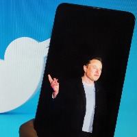 'Should I step down as head of Twitter?' Musk asks in Twitter poll