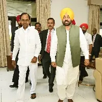 Punjab CM Bhagawant Mann met CM KCR in Pragathi Bhavan