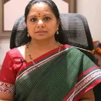 mlc kavitha counter to bjp leader komatireddy rajagopal reddy