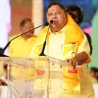 Kasani Jnaneshwar gives fitting reply to BRS ministers