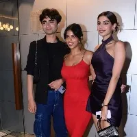 shahrukh khan daughter suhana khan ready for debut