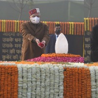 Leaders pay floral tributes to Vajpayee on his birth anniversary