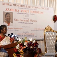 Prez urges students in Hyderabad to read more to widen understanding