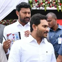 Ys jagan comments on Ys avinash reddy