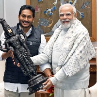 Andhra Pradesh CM urges PM to resolve post-bifurcation issues