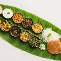 Here Are The Health Benefits of Eating on Banana Leaves