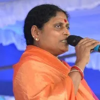 YS Vijayamma pays tributes to TTD EO Dharma Reddy son Chandramouli