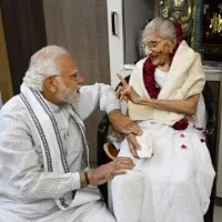 PM Modi mothers health deteriorated