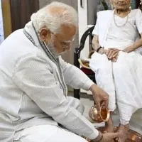 My mother is simple and extraordinary When PM Modi penned emotional blog after Heeraba turned 100