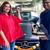 Actor Sonali Bendre set to bring in the new year with a Mercedes Benz EClass